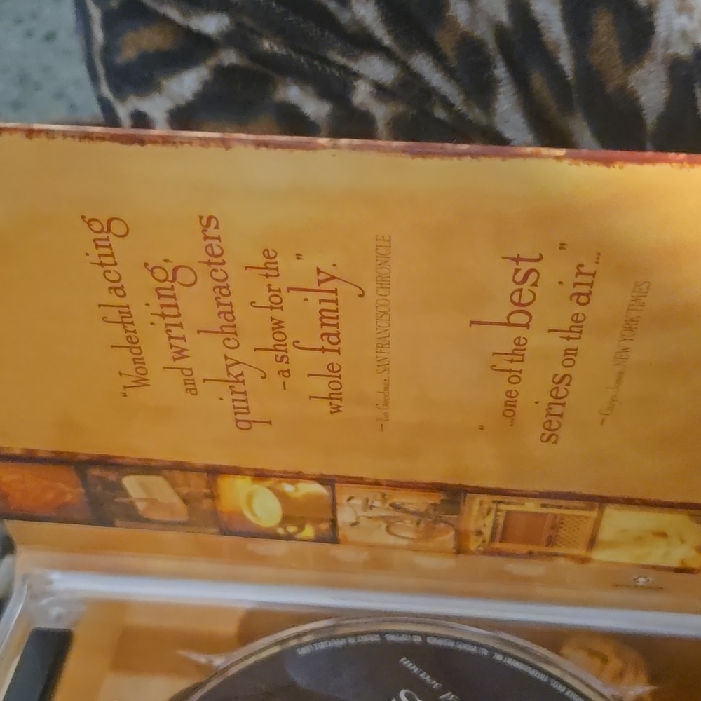 Gilmore Girls Complete 1st Season DVD Set - Picture 5 of 5